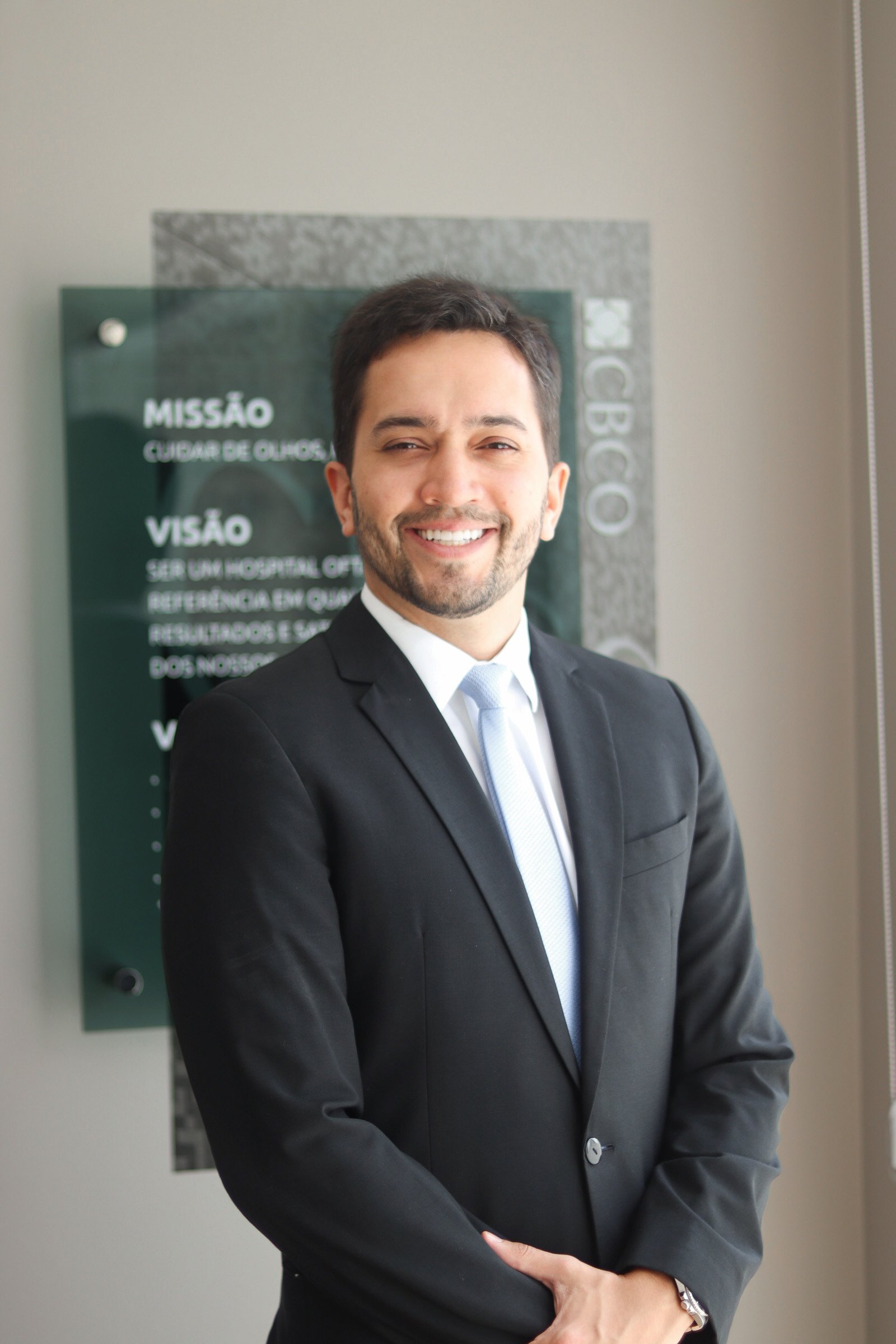 Dr. Gustavo Caiado